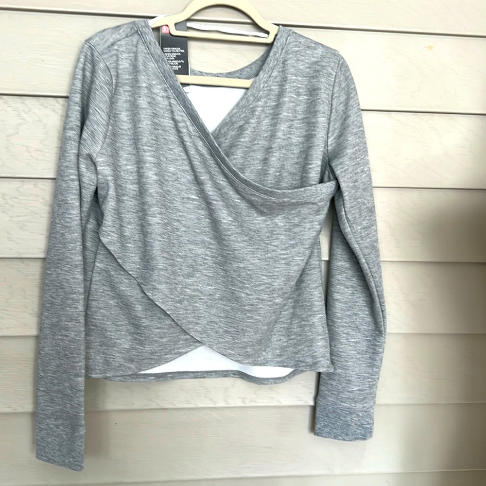 Under Armour performance athletic sweatshirt size L